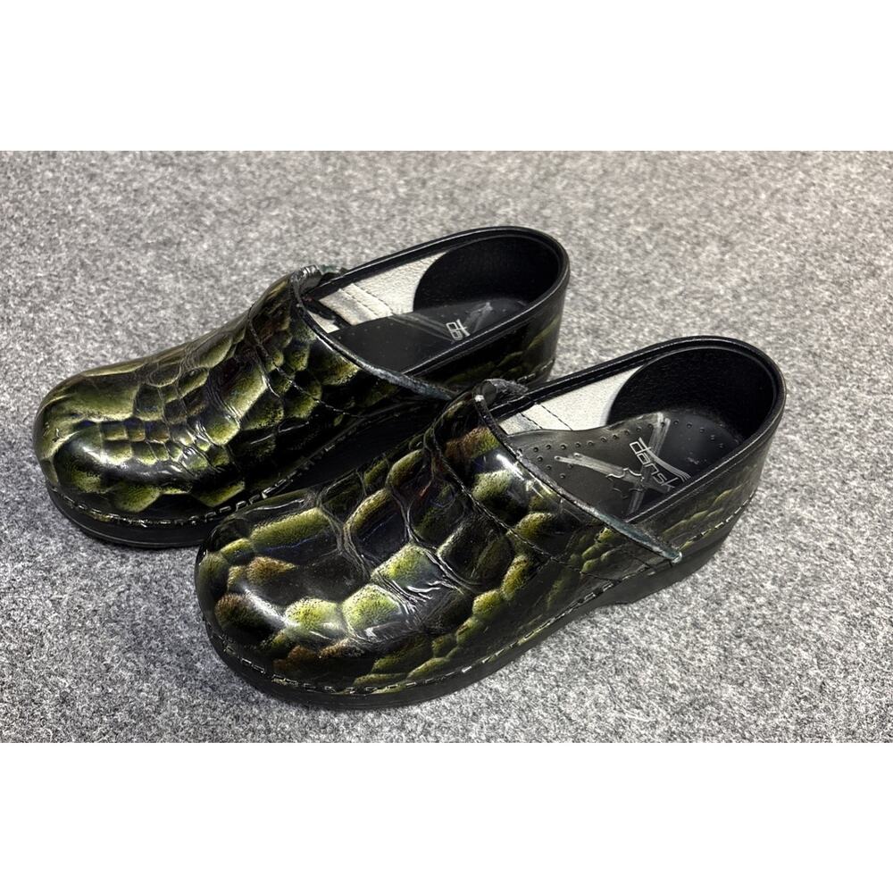 Dansko Women's Size 37 US 7 Emerald Green Snakeskin Clogs
